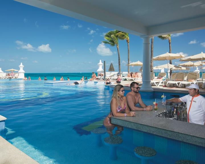 Riu Palace Las Americas en $3,530 ($̶8̶,̶1̶4̶4̶). Cancún Hoteles - KAYAK