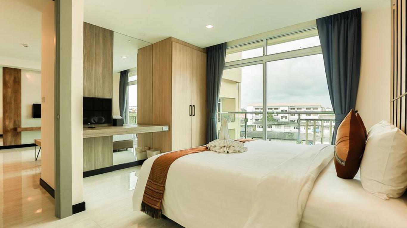 Crystal Palace Luxury Hotel Pattaya