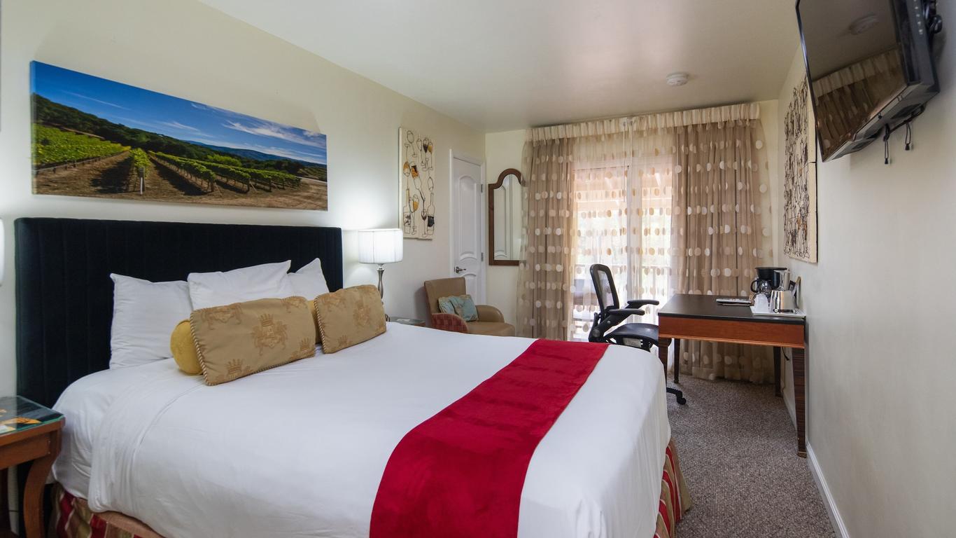 Vendange Carmel Inn & Suites