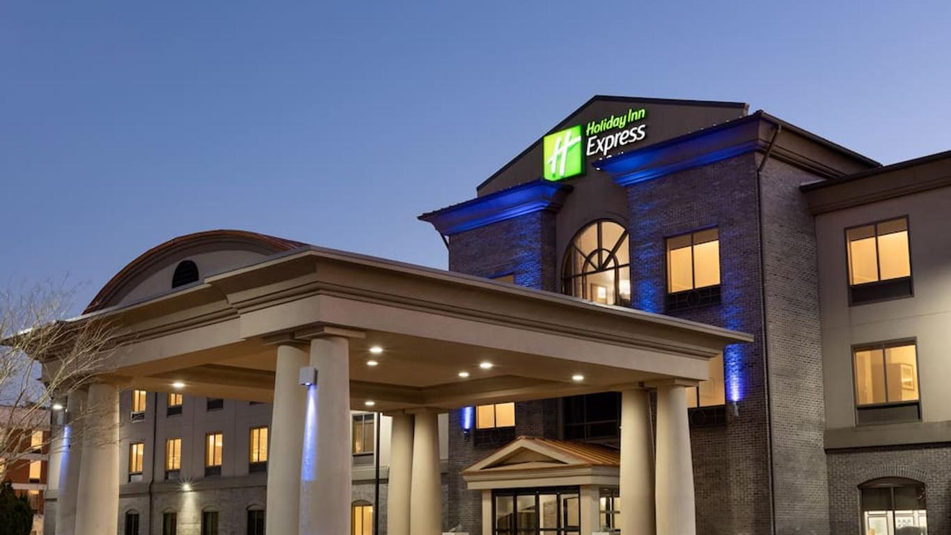 Holiday Inn Express & Suites Opelika Auburn