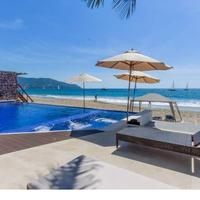 Beautiful beach front apartment in Ixtapa.