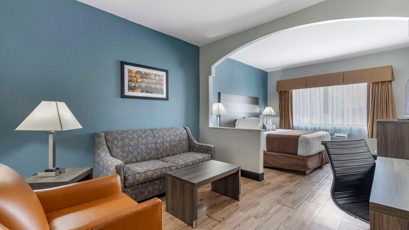 Best Western Plus Victoria Inn & Suites