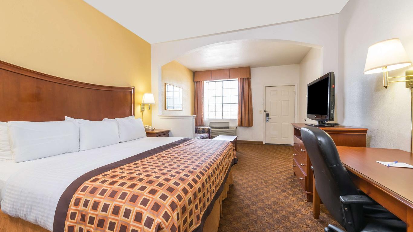 Americas Best Value Inn & Suites Ft. Worth S